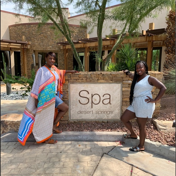 Beautiful 👘 kimono 100% silk. all the way to your feet. One size fits all - Picture 7 of 7